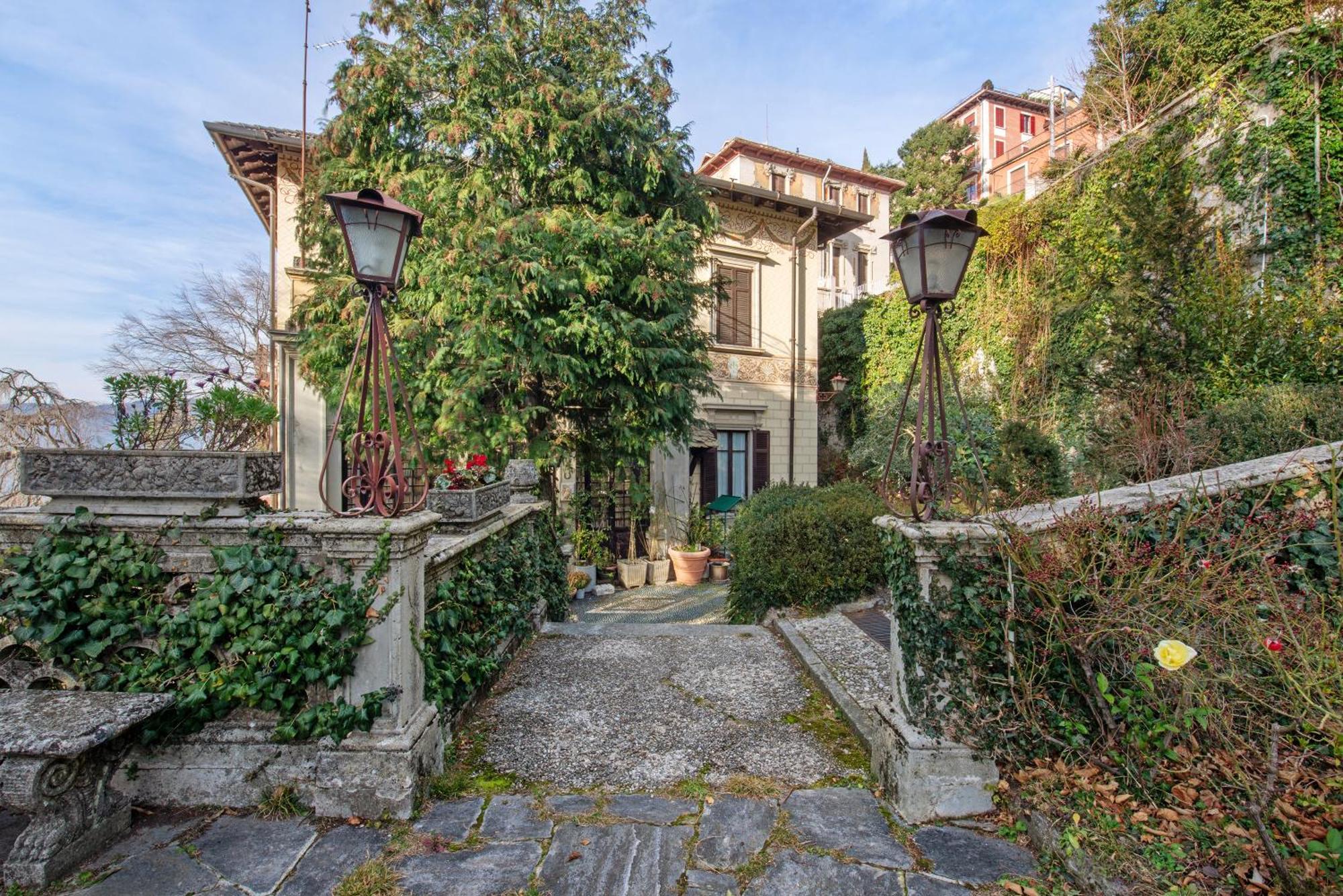App Mughetto In Villa Marchello Brunate Exterior photo